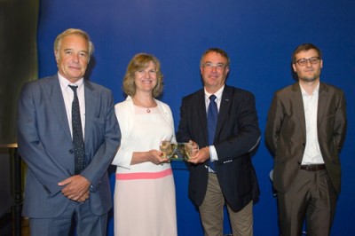 M. Yann Guisnel et Mme Beatrice Montay reçoivent le Trophée Contrat de Génération 2014 du Ministre du Travail, François Rebsamen